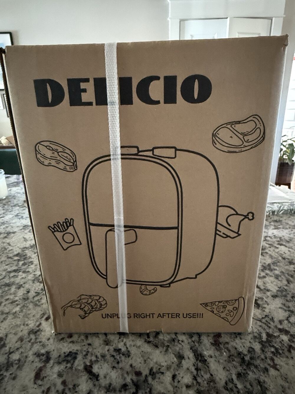NEW DELICIO Air Fryer – 800W – Black – Unopened – Great Gift